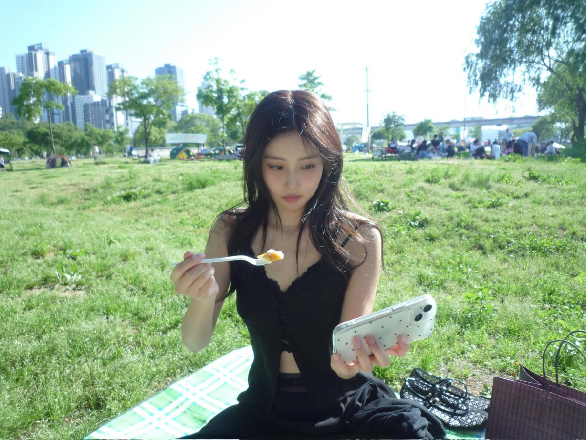 hyewonpics's tweet photo. hyemhyemu ig update ♡ https://t.co/vhRM5FuYTn