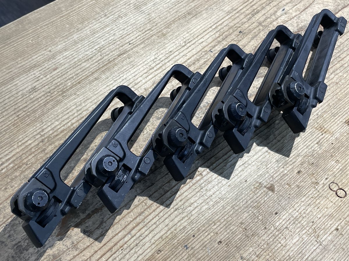 GunsmithNBABA's tweet photo. 放出品キャリングハンドルが入荷しました ご興味ある方はお問合せ下さい https://t.co/rgSacTndS7