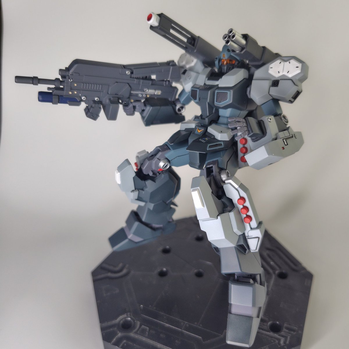 Buki8's tweet photo. RGM-96X JESTA CANNON
想定としては肩部キャノン炸裂してるポーズって感じ、黒背景にすればよかったかな😓
#ガンプラ #ユニコーン #ジェスタ #jesta https://t.co/ruKkRXj6tH
