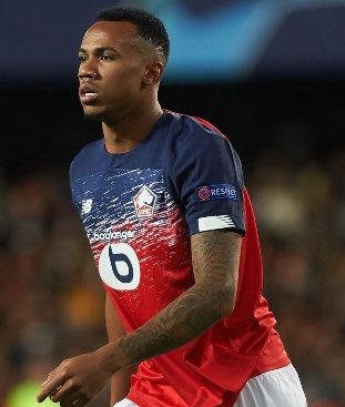 UtdKev08's tweet photo. Gabriel at 21.                       Varane at 21. https://t.co/DOyPS6MHYq