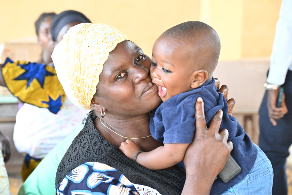 UNICEF_CIV's tweet photo. Merci maman 💙 Tu es la meilleure 🥳
Bonne fête des mères !
#PourChaqueEnfant https://t.co/XVZgZOJzMH