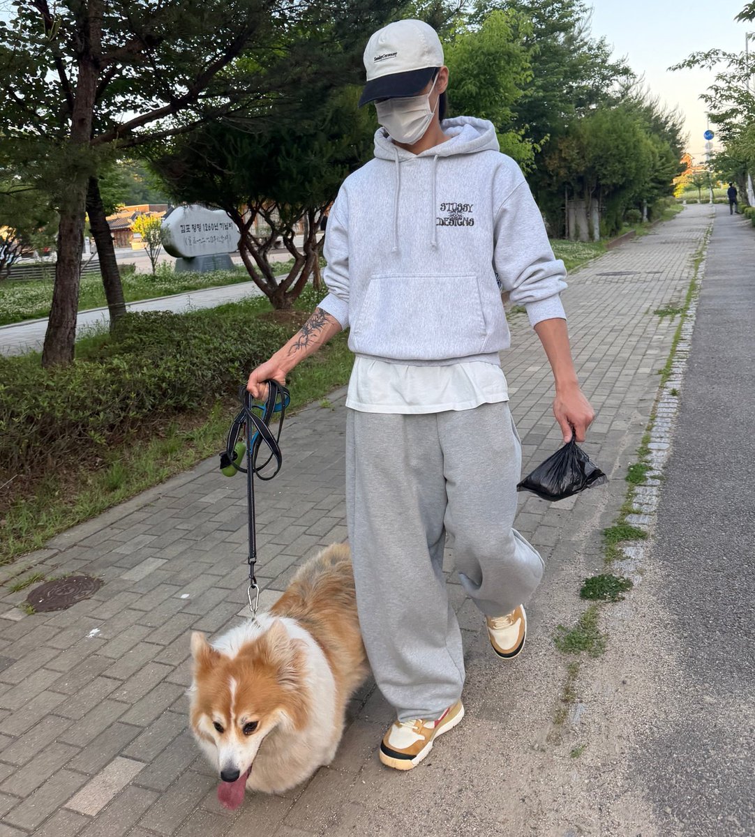 JWYcomfort's tweet photo. Gibok in 2025.                                      Gibok in 2026 

HE GROW UP SO WELL 😭😭😭 https://t.co/5kIuEPCn4k