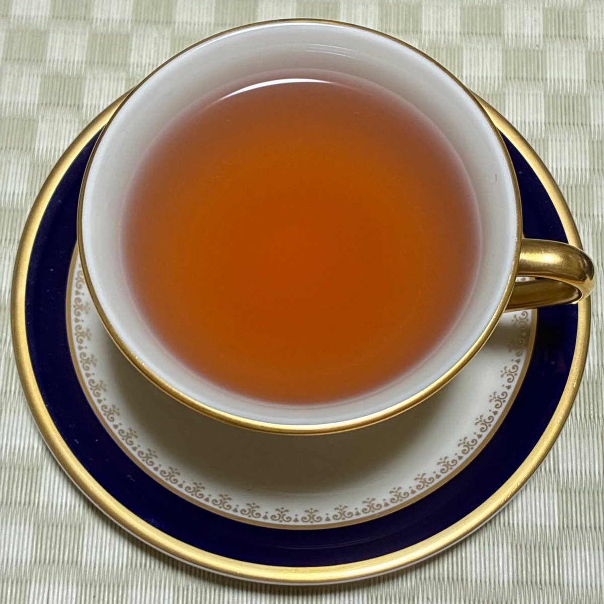 A_Grey's tweet photo. 五月も終わりでござる🫠️

色々と進んだような、進んでいないような……つまりいつも通り🫠️

急須は 萬古 米楽さん
カップは アメリカ ピカードさん

#君影文庫
#ほげ茶会 https://t.co/qqFjrsqyMq