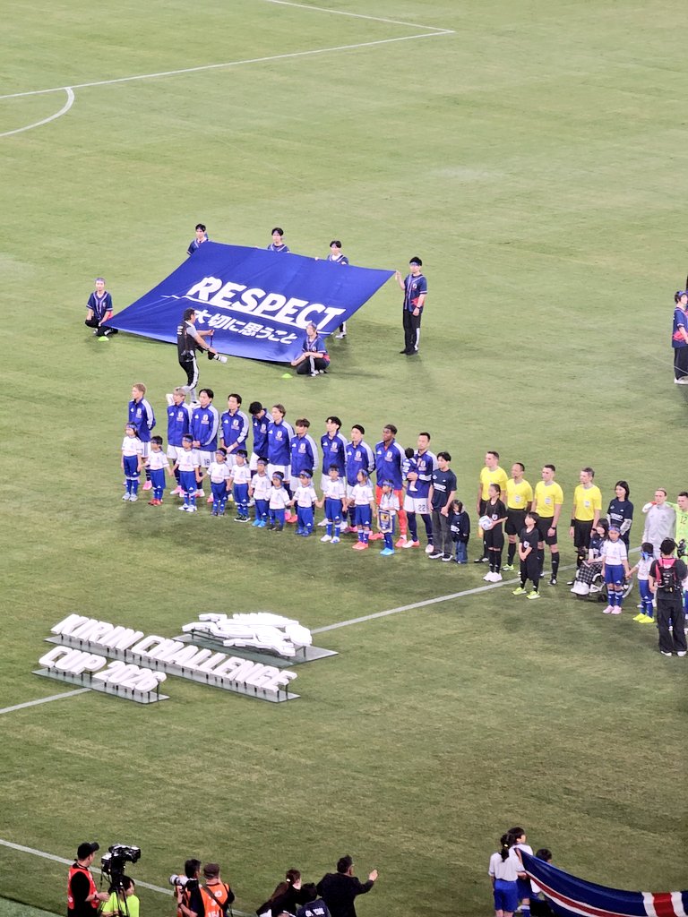 figo1104's tweet photo. アイスランド代表🇮🇸
最後の強化試合に相応し相手になったね💪

#最高の景色を
#サッカー日本代表 https://t.co/4AODm680th