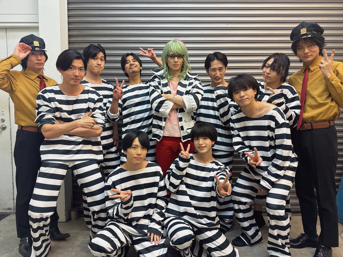 BISHIN_KAWASUMI's tweet photo. 『ラッキードッグ1 on Stage -Bet and Run-』
ラスト・ベルナルドルート。
大千秋楽終了しました。
ご来場いただいた皆様、誠にありがとうございました。

6月14日はコマンダンテ、
ベルナルド・オルトラーニの誕生日🎊

そんな日に、今回の公演のディレイ配信が始まります！お楽しみに！
#舞台ラキド https://t.co/BFXqOUV54K