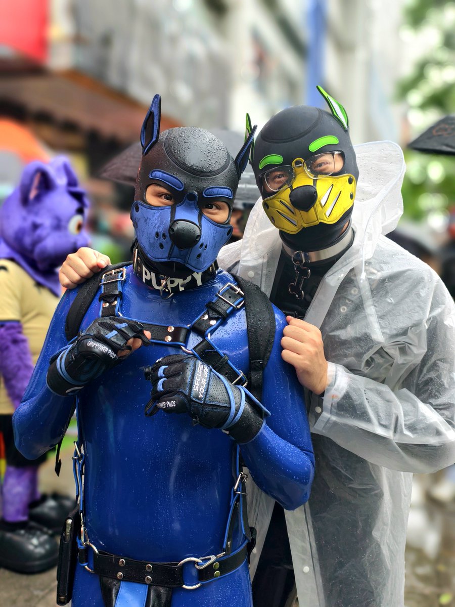 N_anonymous1's tweet photo. Pride Parade in the rain.
📷 @ArisanHen https://t.co/wZC4ysO2rK