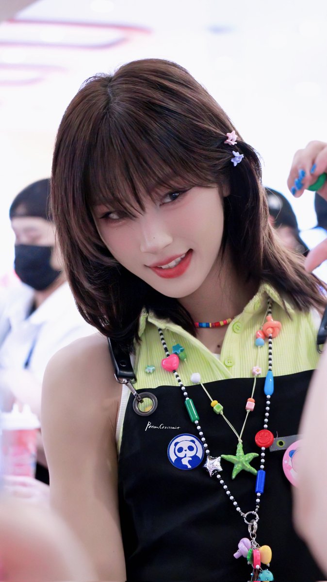 HuYetaoFanbase's tweet photo. 🍋🍉🍏

#HUYETAO as #ChaPandaMY One-Day Store Manager.

© PecanCroissant 
#胡烨韬 #หูเย่เทา #후예타오 
#NEXT1DE #NEXT1DE_HUYETAO 
#ChaPanda #ChaPandaMYXDORNYETAO https://t.co/STce3mJJ7k