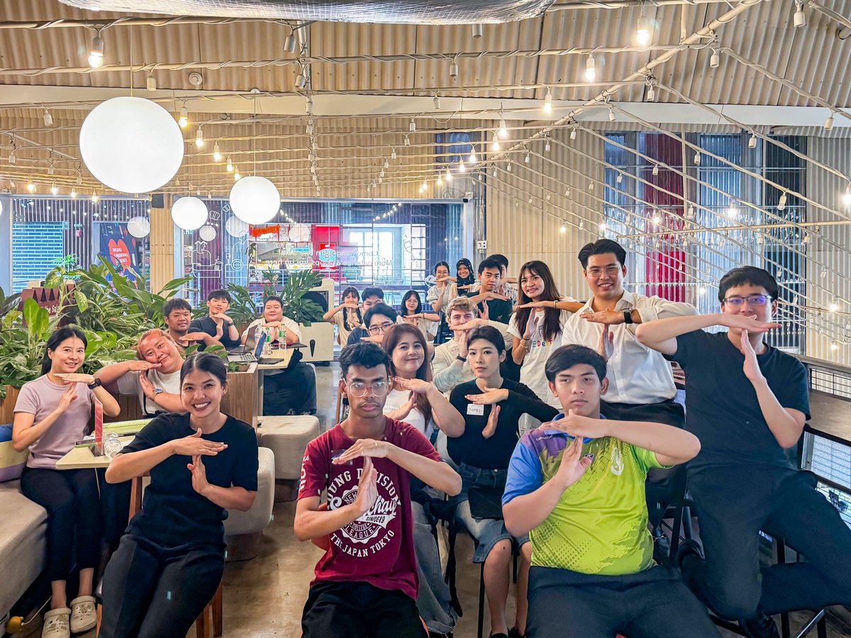 EDeafThailand's tweet photo. 🎉 จบไปแล้วกับ Workshop “CV Masterclass เริ่มต้นเขียนยังไงให้ปัง” 🚀✨
💙 ขอบคุณ คุณนนท์ กาศิพัฒณ์ วงศ์วิทยกำจร และ @thecommonssaladaeng สำหรับสถานที่ดี ๆ แล้วพบกันใหม่ในกิจกรรมหน้า 🩵✨
#EDeafThailand #EDeaf #EDeafSS9 #thecommonssaladaeng https://t.co/Ek6DyQq7fN