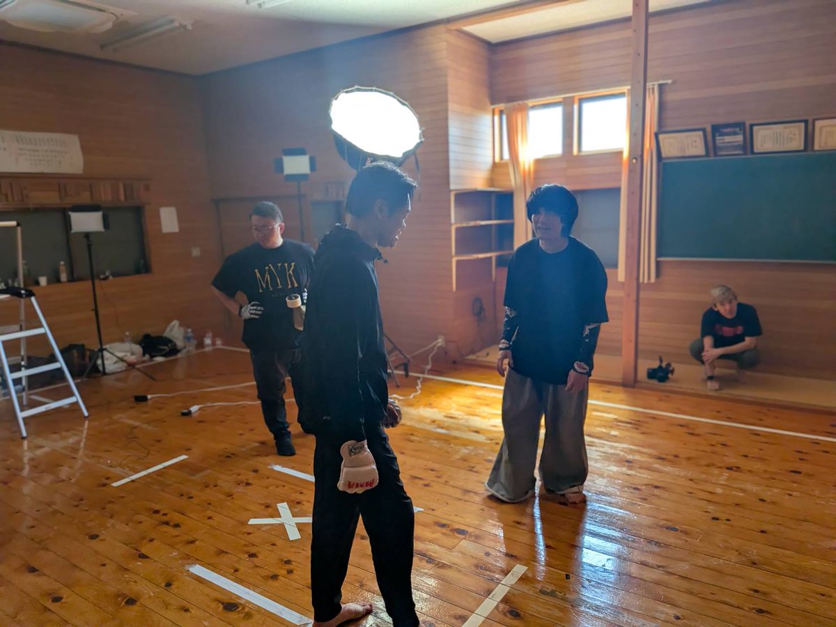 hiro080856's tweet photo. 本日無事にクランクアップを、迎えることが、出来ました😀👍️
朝からアクション三昧で、非常に濃い1日でした😂
自分でいうのも、なんですが、なかなか良いと…w
記念撮影は、こんなんですが、ケガはありませんw😁
#出場権をかけて
#アクション
#MYKクリニック
#短編ドラマ https://t.co/Op0bODsUg9