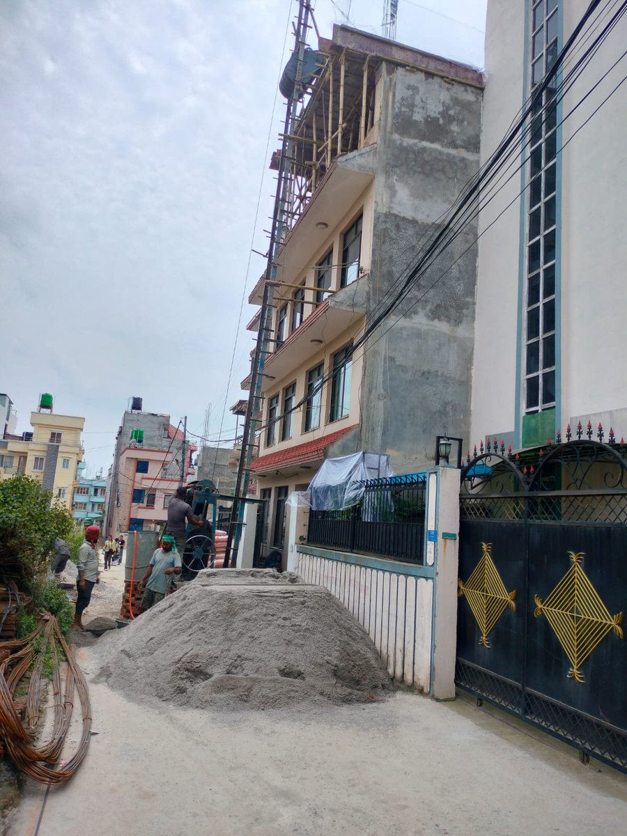 RoshanMjn's tweet photo. @hello_sarkar 
@ShahBalen @PM_nepal_ 
@Dan_Karki33 @CityLalitpur @NepalPoliceHQ 
सार्वजनिक बाटो पुरै छेकेर, व्यक्तिगत घरको ढलान गर्दै गर्दा उचित प्रमाण सहित जानकारी गराउँदा निरिक्षण भ्रमण गरेर जाने तर तत्कालै सम्पुर्ण बाटो खुलाउनु पर्नेमा आफ्नो जिम्मेवारी पूरा गर्न नसकेकोका समाजका अनि कानुनका सम्बन्धित सबै ठेकेदार अनि देखावटी काम गर्ने भ्रष्ट सबैलाई हार्दिक बधाई!
उपलब्धी:
१. बाटो छेकेर ढलान गर्ने मूर्ख सामाजिक प्राणीले आफ्नो घरको ढलान सकाईहाल्यो क्या रे!
२. महानगर प्रहरी बलले निरिक्षण भ्रमण गरि रिपोर्ट तयार पारिहाल्यो अनि आज सार्वजनिक बिदा भएकोले कारवाही गर्न नसक्ने भएकोमा बधाई देखावटी सुकुल गुण्डाहरुलाई
३. नेपाल प्रहरीको एप मार्फत स-प्रमाण अनि ठ्याक्कै लोकेसन सहित सुचना दिँदा पनि कयौं पल्ट फोन गरेर ठेगाना सोधी सोधी डिस्टर्ब गर्ने अनि लोकेसनमा पुगेर निर्माण सामग्री नहटाई मुस्किलले बाईक सम्म गुड्न मिल्ने बाटो बनाएर मूर्ख अनि गैर जिम्मेवार नागरिकको घर ढलान कार्य सम्पन्न गर्न सहयोग गरेर सार्बजनिक बाटोको "बन्द" कायम गरेकोमा बधाई!
सुचना दिएर मैले आफ्नो नागरिक अनि सामाजिक जिम्मेवारी पूरा गरें त्यसको लागि क्षमा प्रार्थी छु तर तपाईहरु लाचार र काम चोर बनेकोमा थुकें मैले गैर जिम्मेवार सबै क्षेत्रका ती व्यक्तीहरु अनि  निकायहरुलाई!