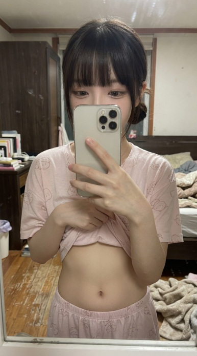 Ronak__05's tweet photo. 童顔だし身体とかもガキすぎるけど��けますか？ https://t.co/EbPVm0Ytvx