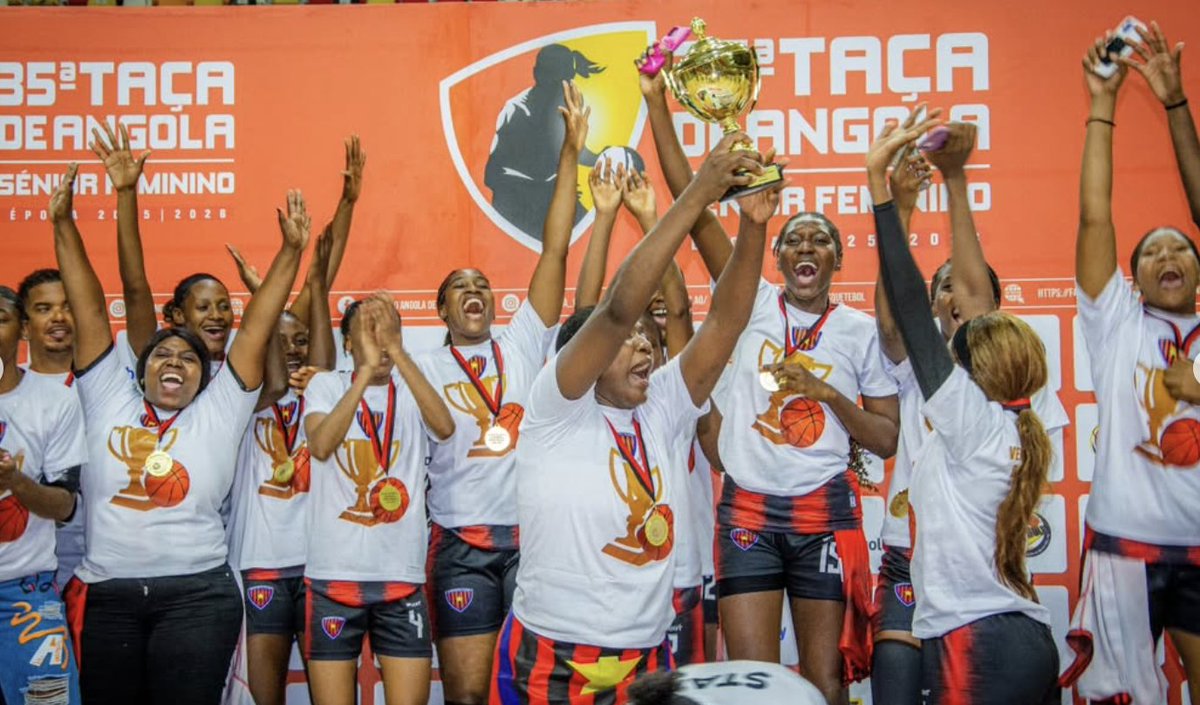 AngolanBasket's tweet photo. O @clube1deagosto venceu a 35.ª edição da Taça de Angola Sénior Feminino, ao derrotar o Sporting Clube de Luanda por 70-65, no sábado, dia 30 de maio, na Arena do Kilamba em Luanda. 🤝
📸 @fab_angola_of 🇦🇴🏀 https://t.co/kJF6Fmcq6n