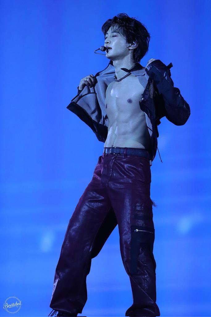bewitched1209's tweet photo. 260530 SWC8 The Invert
널 보면 활성 되는 뉴런
넌 탐험 안된 구역
#MINHO #민호
#SHINee #샤이니 https://t.co/jZaIXBsGIF