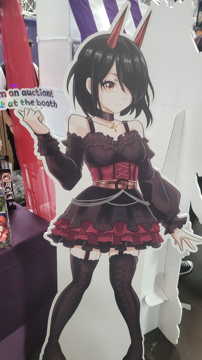 _Lulith_'s tweet photo. 2h und 50 Minuten noch, dann geht dieser wunderschöne Pappaufsteller über die Theke.

Sichert euch ein einzigartiges Sammlerstück von Lu!

#Dokomi2026 #auction #TwitchDE #Vtuber #merchandise #sammlerstück #Dokomi #cute https://t.co/mlipd4GQMj