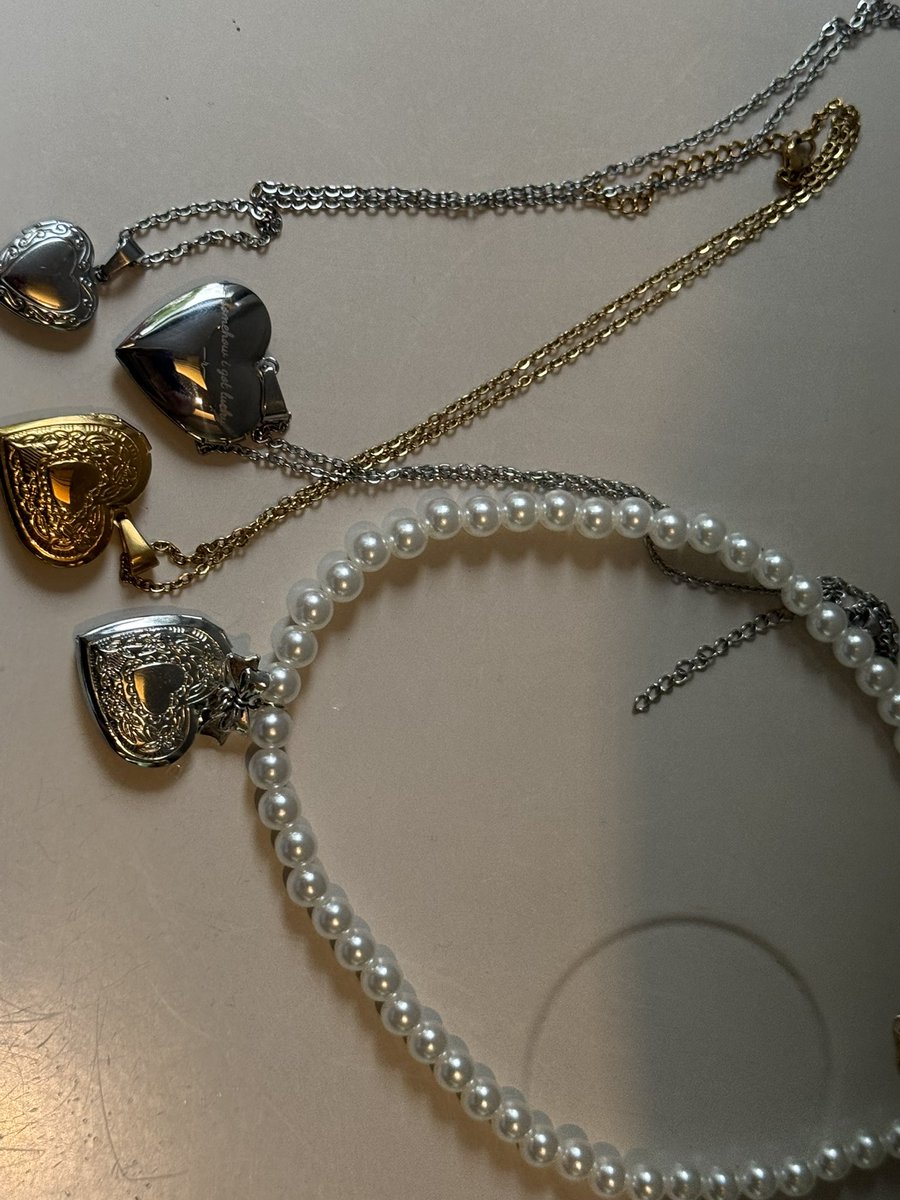 forevashub's tweet photo. SO EXCITED !! #LocketTourManchester https://t.co/0d4nuIzJbE