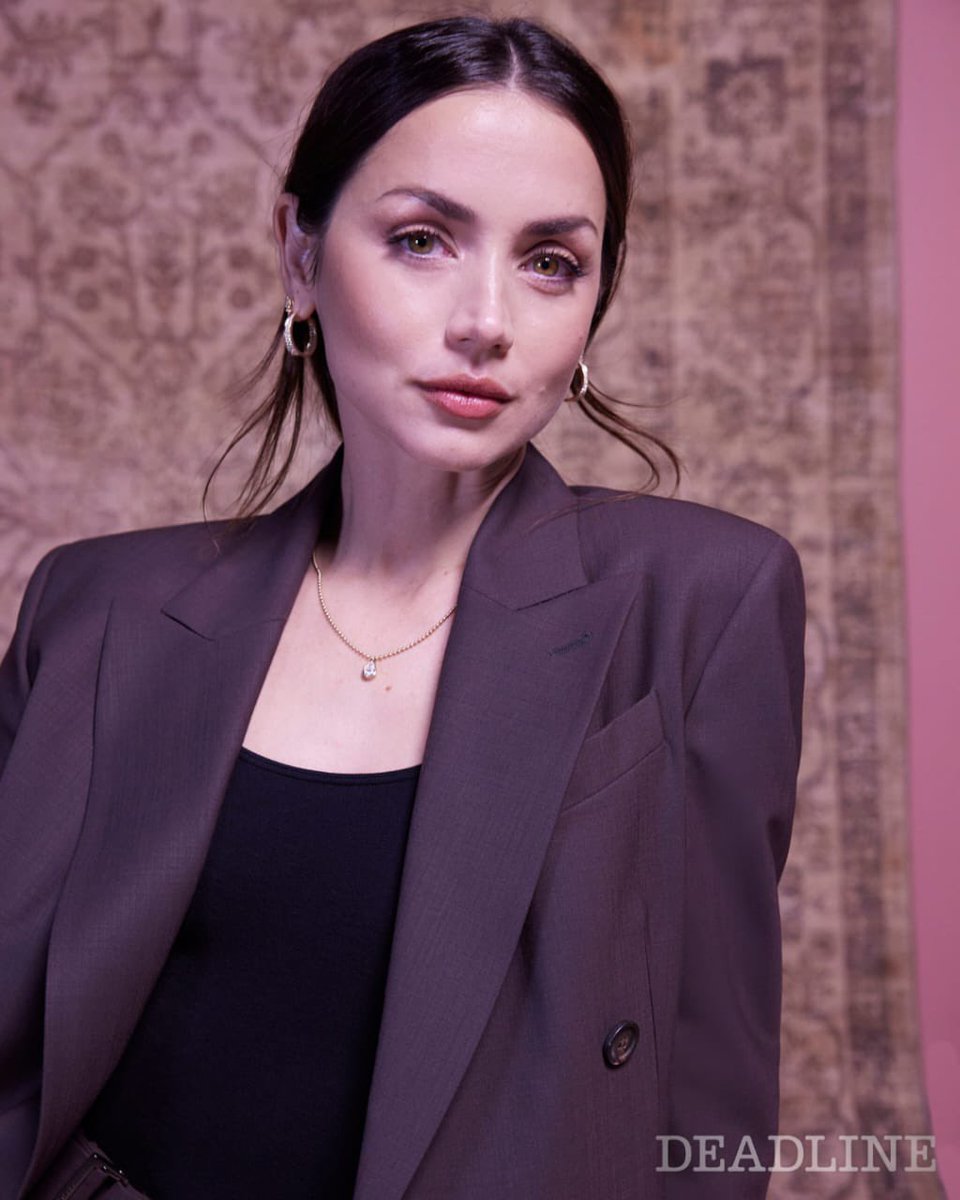 ANA DE ARMAS tweet media