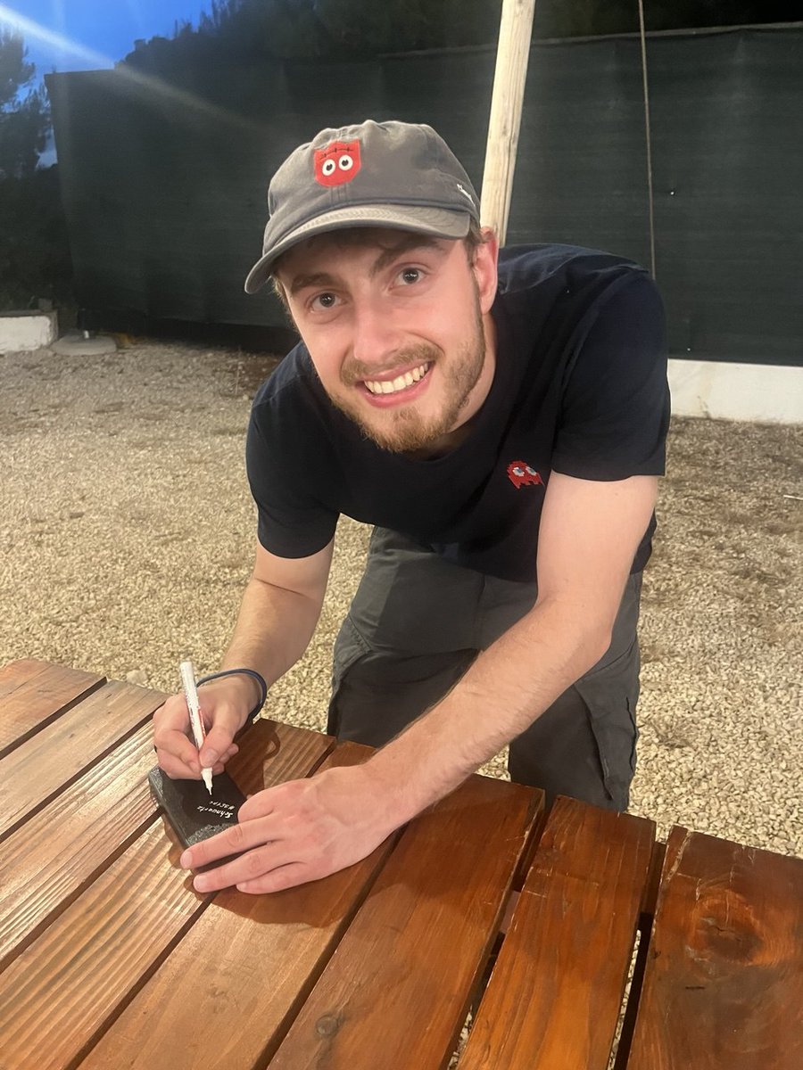 Schnuartz's tweet photo. I had the honour as President of the Specter Association to sign the thinnest Specter Shield Lite that was sold at the auction at @BTCZitadelle 

Blocktime #951744 https://t.co/Y2ihG6MYe1