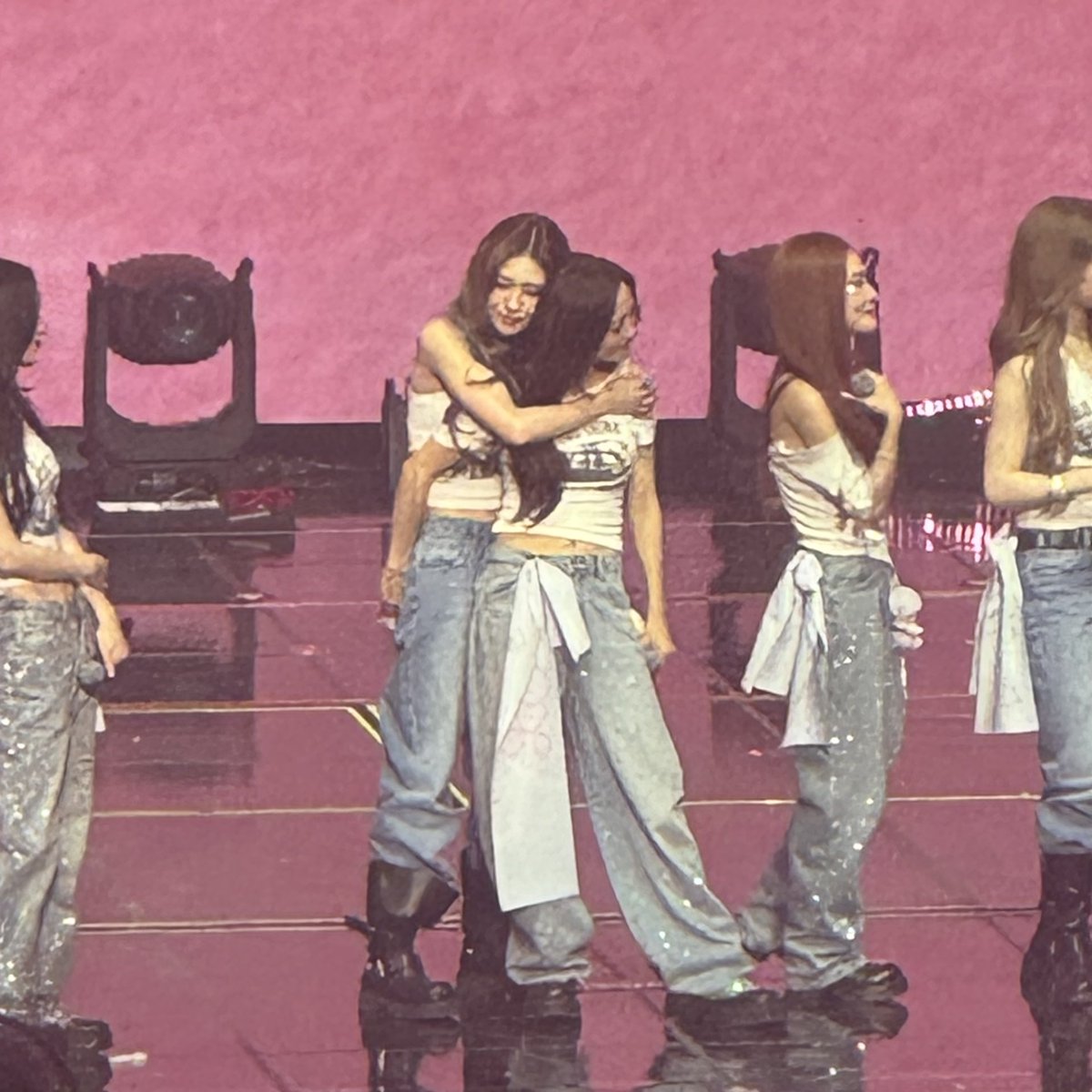 dott0d's tweet photo. 소미세정안아..😭 #아이오아이 #ioi https://t.co/XrCgGmkohw