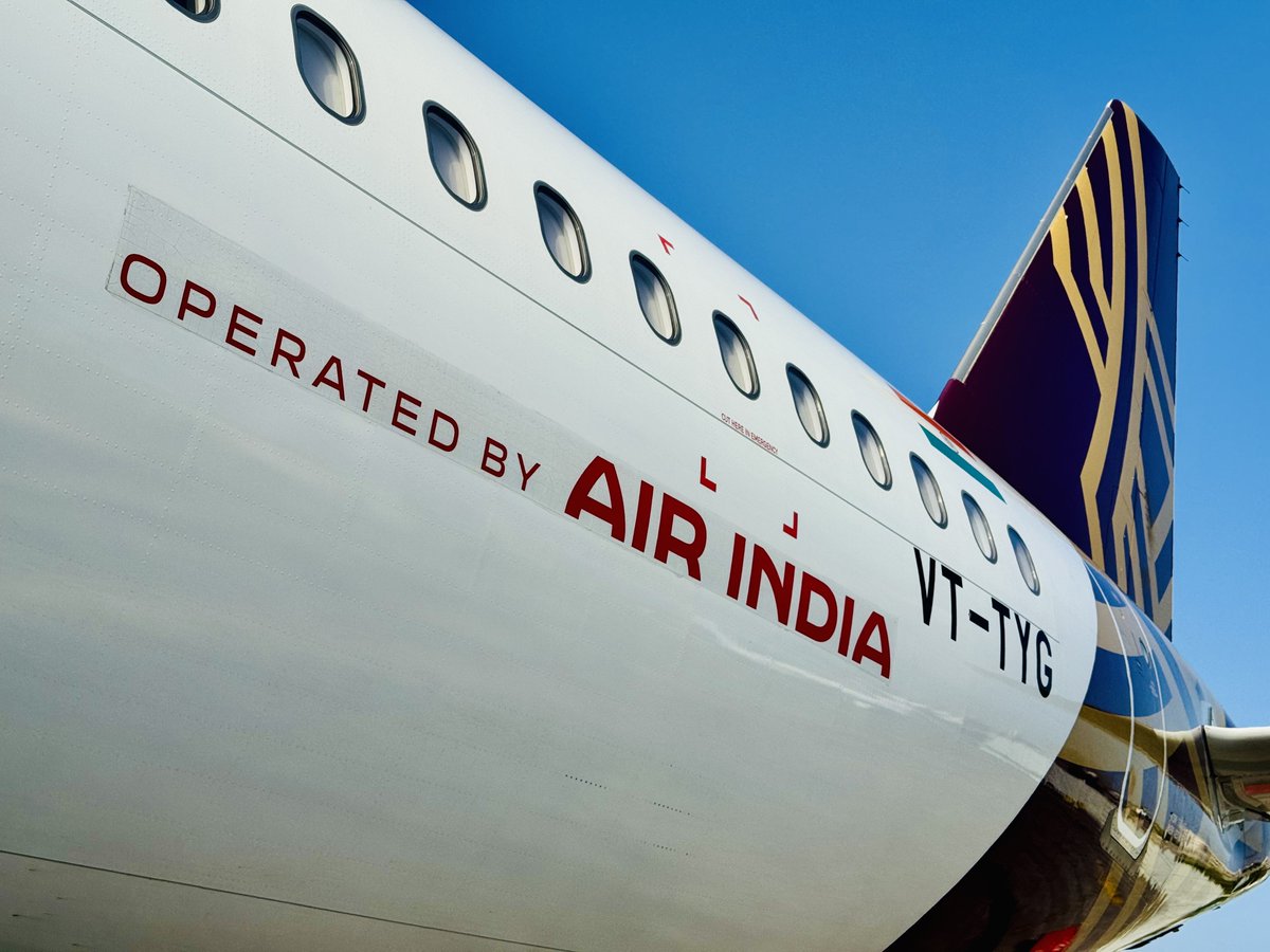tweetpratikm's tweet photo. 2 Sectors down…2 More to go… Off to Indore and back. Flying all economy #VTTYG #a320Neo with a flying time of 56mins. Covering a distance of 338nm @ FL330 M.74 #airbus #a320Neo #lifeontheramp #cfm #leap1a #ai5aj https://t.co/XkEntN9CG6