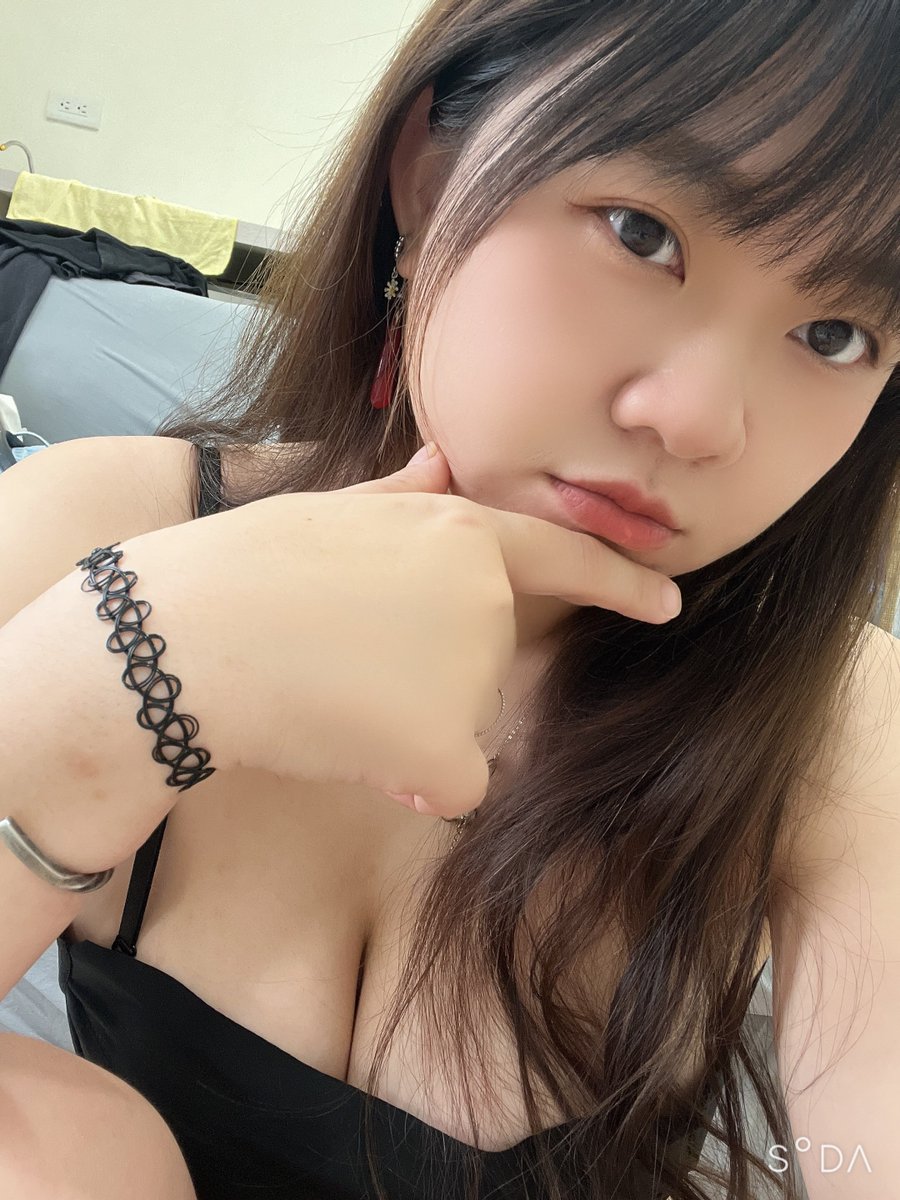 qing5783's tweet photo. 不要罵我騷好嘛~ 
我是真的會暗爽誒 https://t.co/xem79zTx3Q
