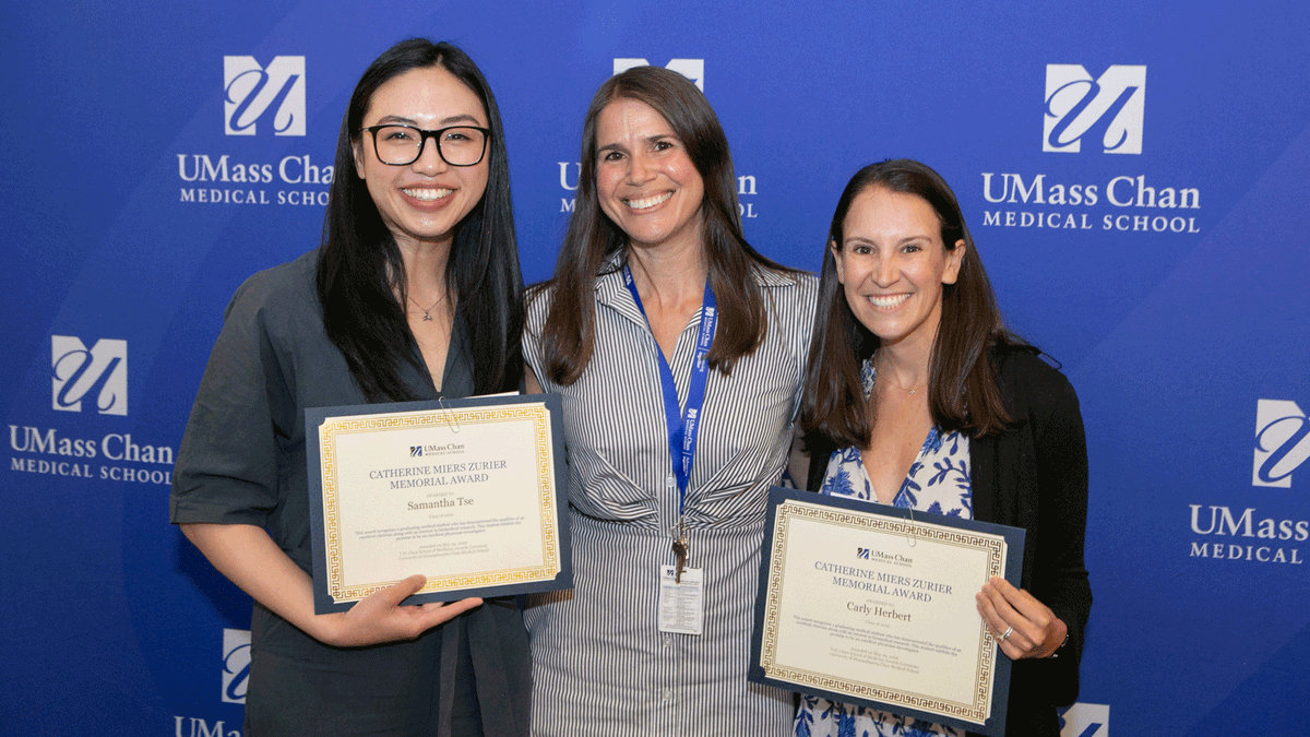 UMassChan's tweet photo. Graduating medical students were honored during the T.H. Chan School of Medicine’s annual awards event on Friday, including Chancellor's Award winner Riley Magane, who matched in internal medicine at @UConnHealth: https://t.co/8A67JEFumP

#UMassChan2026 #UMass @UMass @UMassMDPhD https://t.co/yRJ8cy8dNo