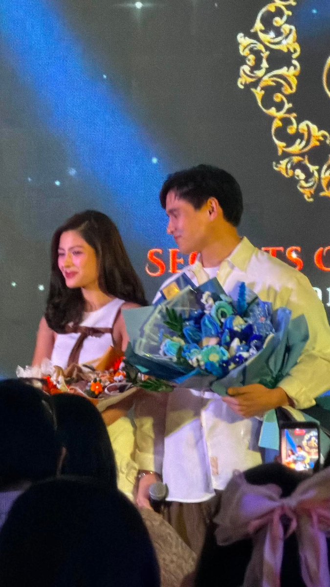 AzRalphGDM4's tweet photo. Strikingly good looking Az and Ralph!

ctto: @keiaza_dL 

GRAND SUITE TIME WITH AZRALPH
#SecretsOfRazzlesHotelRevealed https://t.co/D4uWGjWdYw