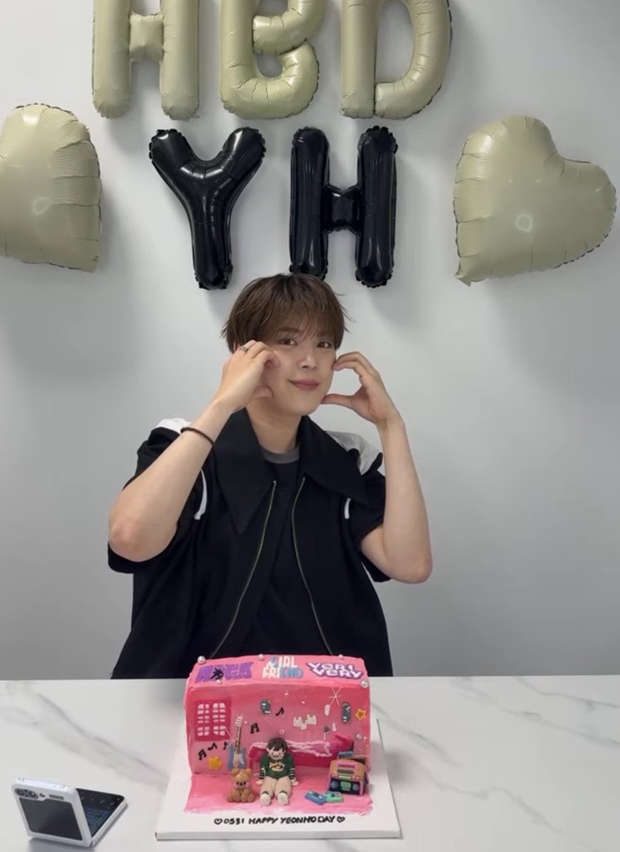 연 ¹²⁵ tweet media