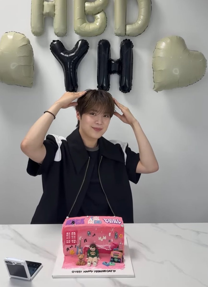연 ¹²⁵ tweet media