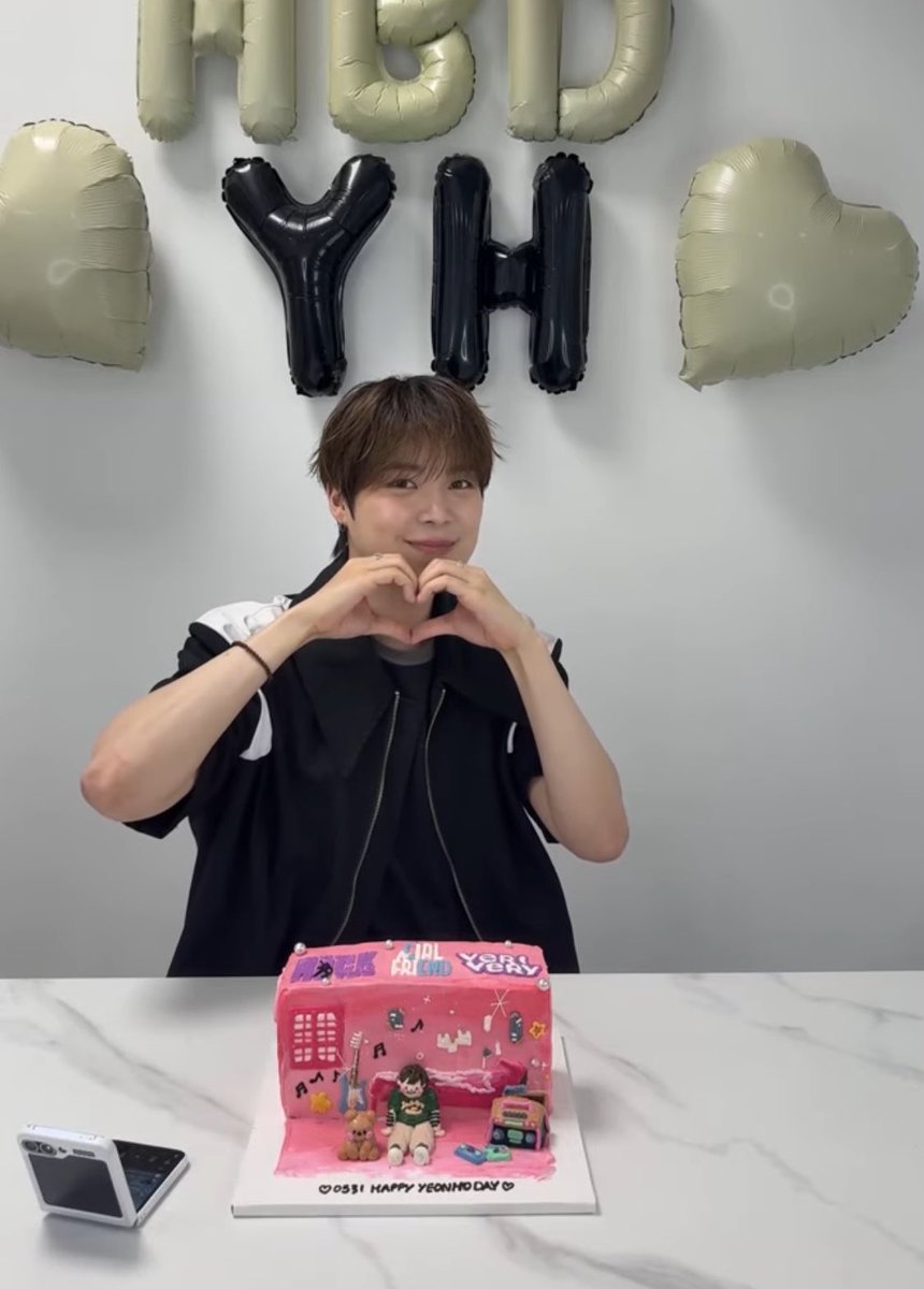 연 ¹²⁵ tweet media