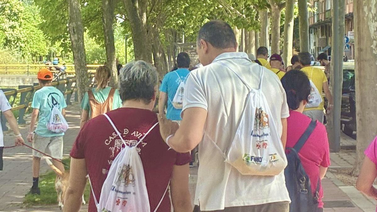 PPAytoVLL's tweet photo. 🔵 Valladolid ha vuelto a demostrar hoy su lado más solidario. Nuestro concejal @pellitero ha participado en la ll Marcha Solidaria a favor de la Asociación Fibrosis Quística CyL, organizada por la Casa de Ávila en Valladolid. Gracias por convertir cada paso en apoyo y esperanza. https://t.co/FaUwJ9PLCf
