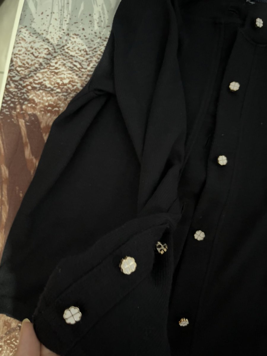 arsyopa's tweet photo. @xxxx_ayy cardi dark navy 40 ajaa https://t.co/fqCS7fOfxm