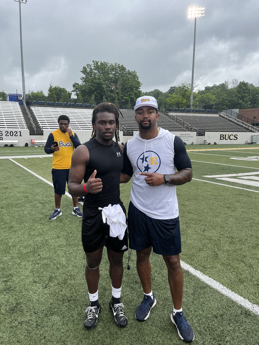 rylan_gl's tweet photo. Had a great time balling out at @ETSUFootball mega camp!!

@CoachKBadke @coachdtwhite @JoeBee_2 @ShaedonMeadors @JCPrice59 @CoachMosah https://t.co/U8QsWcym3S