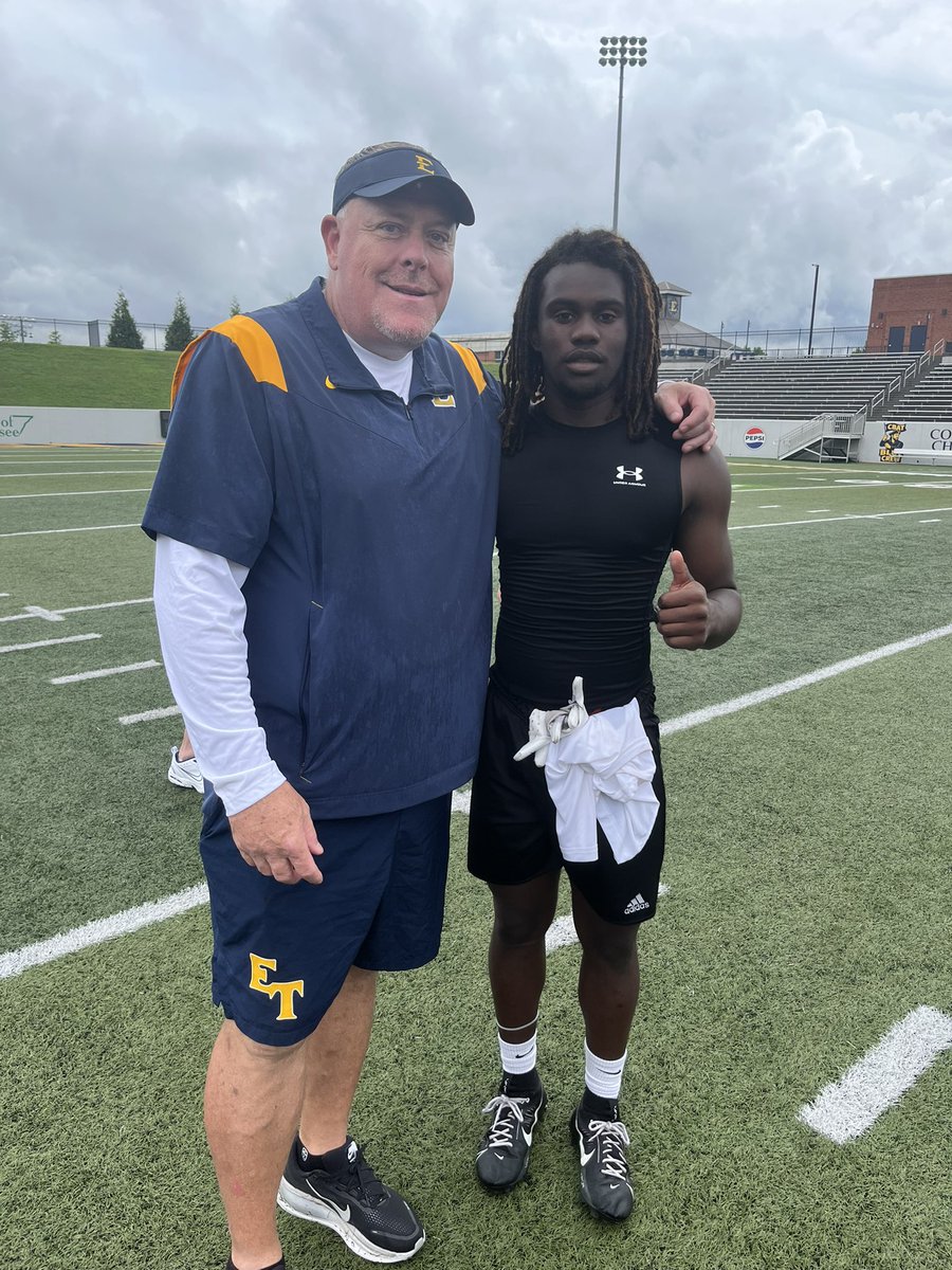 rylan_gl's tweet photo. Had a great time balling out at @ETSUFootball mega camp!!

@CoachKBadke @coachdtwhite @JoeBee_2 @ShaedonMeadors @JCPrice59 @CoachMosah https://t.co/U8QsWcym3S