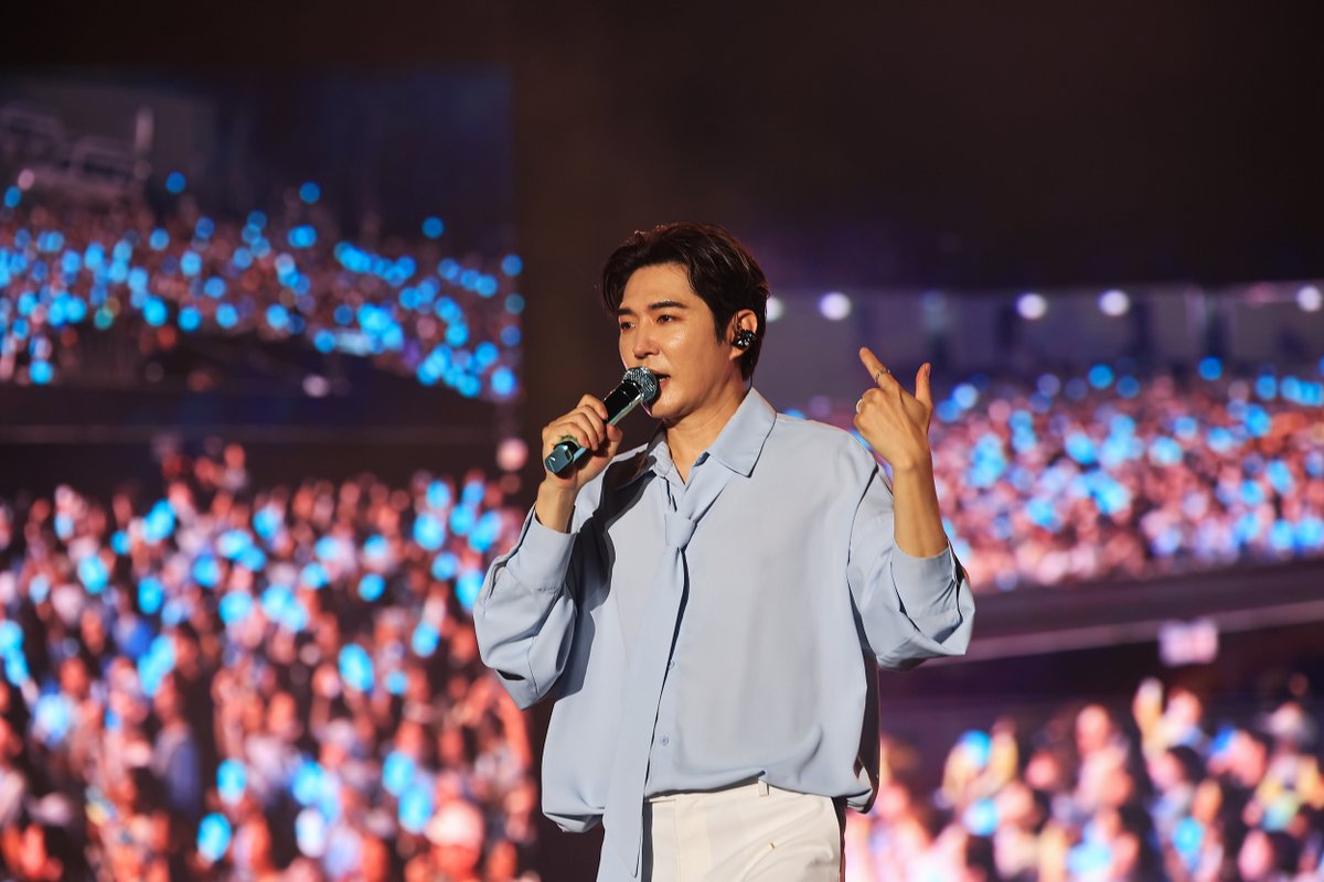 withEverland's tweet photo. 하늘색으로 물든 에버랜드🩵

어제 에버랜드에서 펼쳐진
god 콘서트 현장을 공개합니다! https://t.co/ldvTh4Cqmm