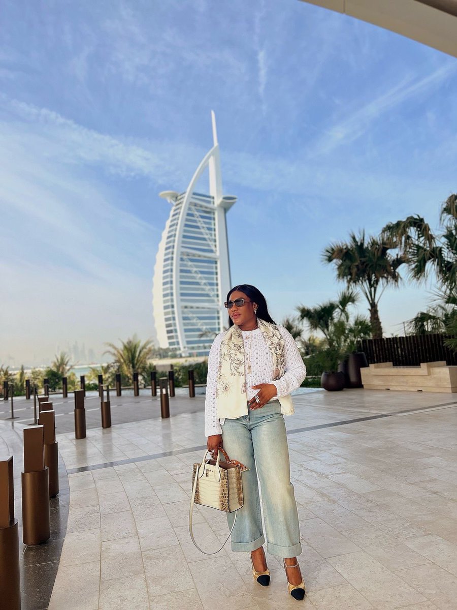 aisha_achimugu's tweet photo. The sky was never created to intimidate us, it was created to remind us there is still room to rise.
Do have an amazing WEEKEND 💕
#ASAWAY https://t.co/KaP0XD1eNy