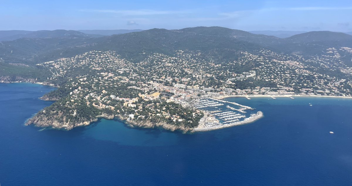 Cavalaire's tweet photo. « 𝗗𝗮𝗻𝘀 𝗹’Œ𝗶𝗹 𝗱𝗲𝘀 𝗖𝗮𝘃𝗮𝗹𝗮𝗶𝗿𝗼𝗶𝘀 »

🌺 𝑱𝒐𝒚𝒆𝒖𝒔𝒆 𝑭𝒆̂𝒕𝒆 𝒅𝒆𝒔 𝑴𝒆̀𝒓𝒆𝒔 🌺 https://t.co/zCqVNbrOWf