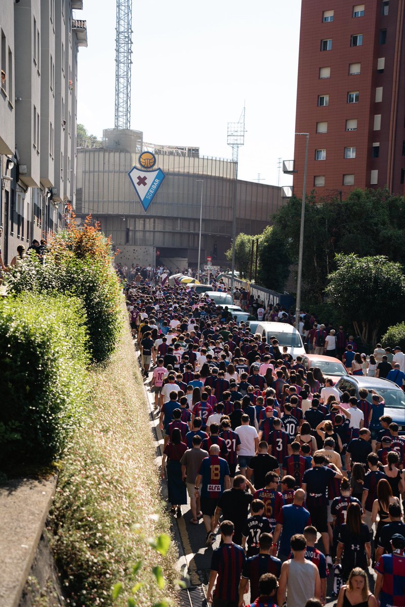 lukeensde's tweet photo. A POR LA ÚLTIMA (O NO) BATALLA DE LA TEMPORADA

14% DE POSIBILIDADES, 100% DE FE

TODOS JUNTOS LO CONSEGUIREMOS

GORA EIBAR💙❤️ https://t.co/cORIgdnGd5