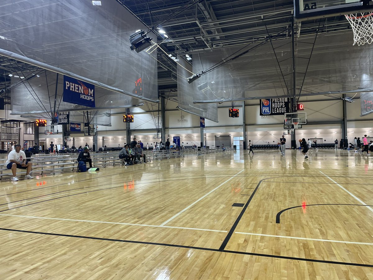 Swanny1973's tweet photo. #PhenomSummerShowcase is the last stop for the month of May. 

Checking out some boys and girls action here today back in Rock Hill. 

#SwannysRoundballReview 

https://t.co/PW8rv32q8t https://t.co/wEIF41FRgy