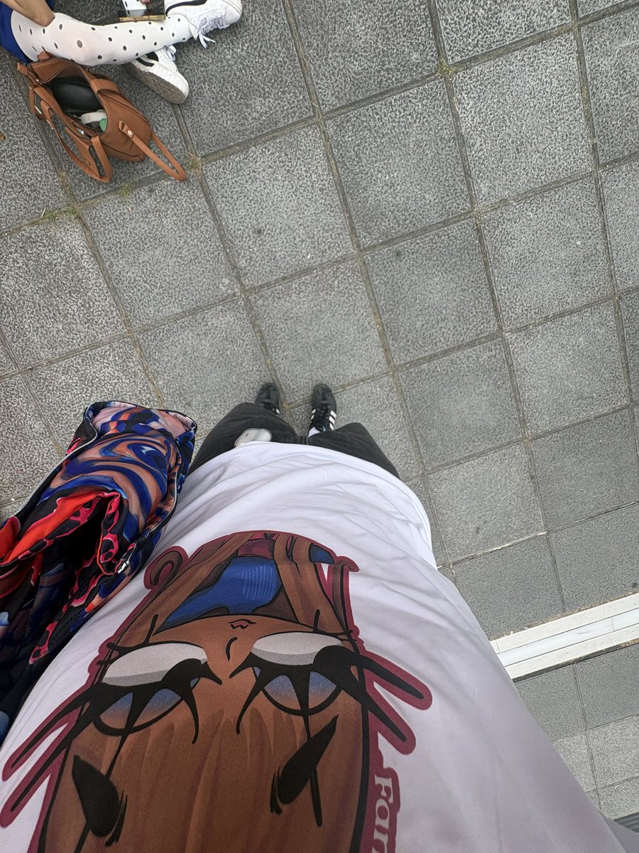 lNTERNETBB's tweet photo. #pinkpantheressparis come outside oomf @pinkpantheress2 https://t.co/IYRxJj0ip6
