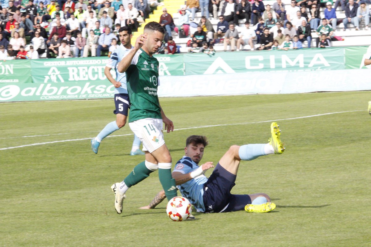 CPCacerenoSAD's tweet photo. 💚🫂 ¡BIENVENIDO A LA PRIMERA FEDERACIÓN, @CDCORIA!

🤝🏻 Especial mención en nuestra felicitación para nuestros ex jugadores Rai Rosa, Adri Pérez y Gonzalo Llerena.

🩵 ¡Enhorabuena por ese merecido ascenso! https://t.co/keS7gpbblw