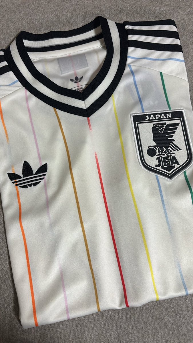 zelvia07's tweet photo. 新宿歩き回ってようやくゲット！
アウェイユニ可愛い https://t.co/8HUToyKmJn