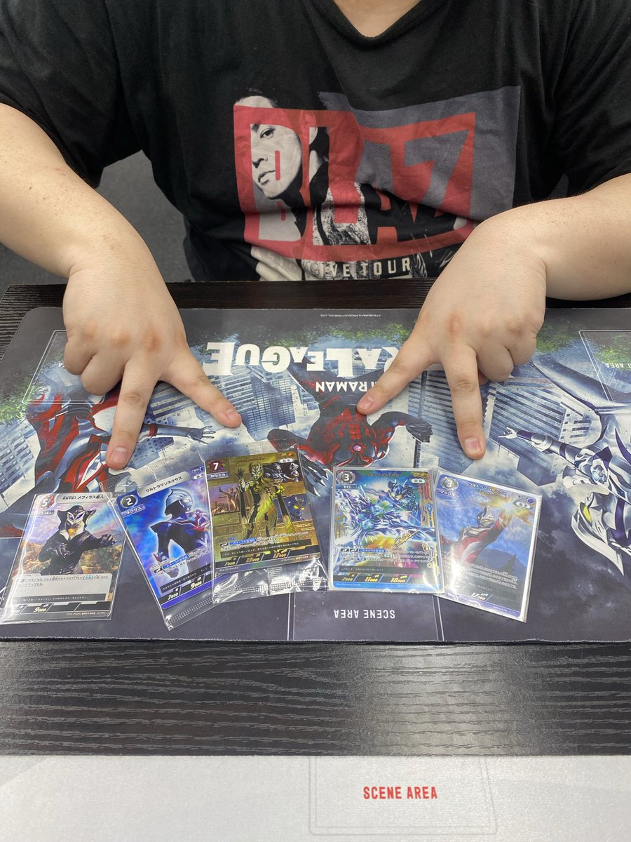 ganbasennin's tweet photo. ギャラクシー決勝見事に身内に粉砕されました、前日にデッキ送られてきた時「絶対強い」って思ってたから日本一の実力見せつけられました。
ゼロ使う方は是非参考に！！
#ウルトラマンカードゲーム
#UCG https://t.co/MfcFNGVkEI