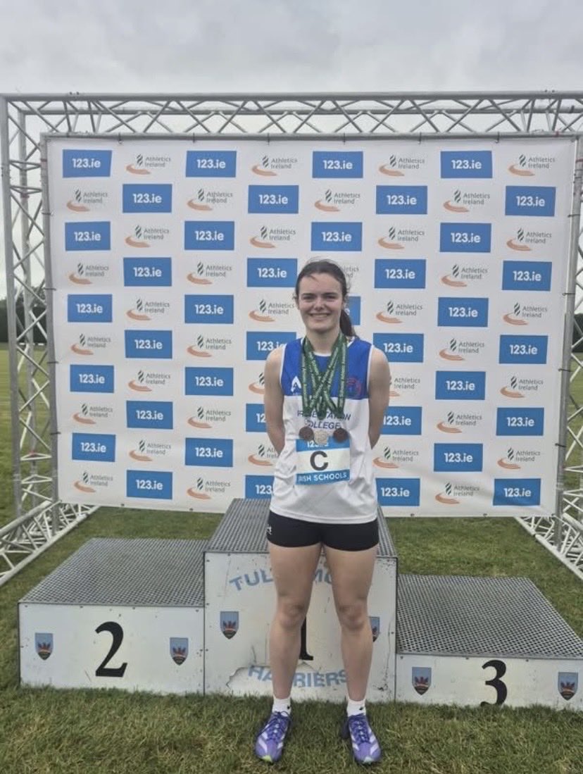 PresCarlowSport's tweet photo. A special congratulations to Chloe who ended her school athletics career on Saturday and who has contributed a massive amount to athletics in @Pres_Carlow. She finishes off having amassed an amazing 33 medals representing the school. @CeistTrust @irishathletics @SLOTAC https://t.co/laxtgzojMc
