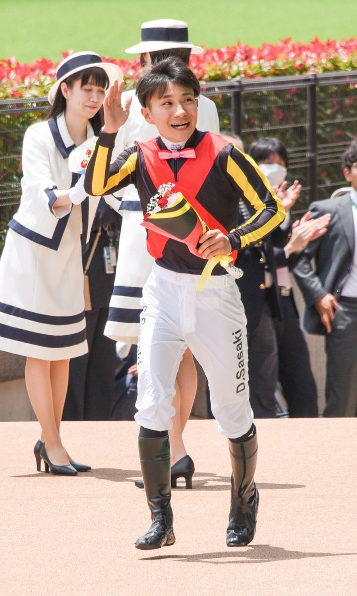 pmo_pt's tweet photo. ←去年　　　　　今年→ https://t.co/Acw2xQPQYM