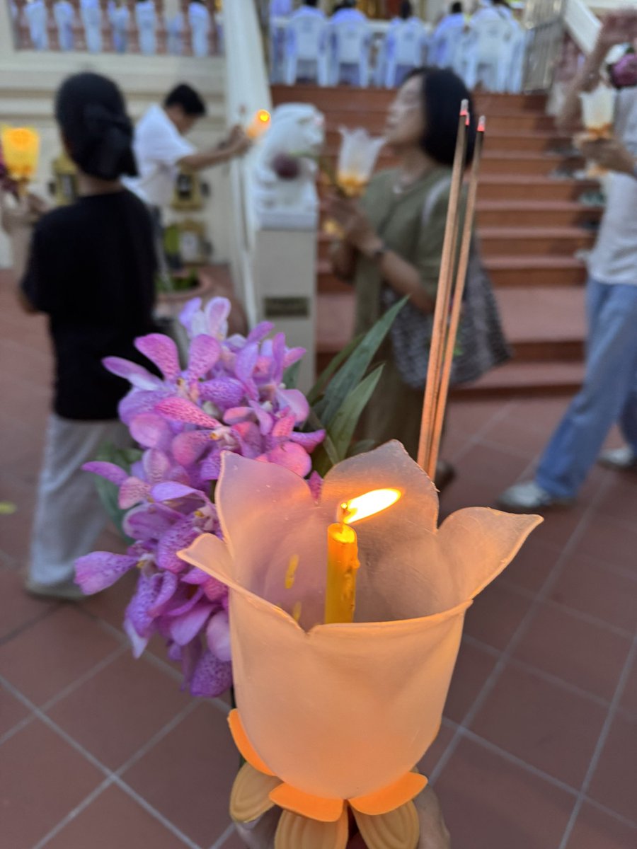 Sathianu's tweet photo. วันวิสาขบูชาปีนี้... มาร่วมสะสมบุญ เติมความสุขให้ใจกันครับ/ค่ะ 🙏✨ https://t.co/esqVqUP0Bb