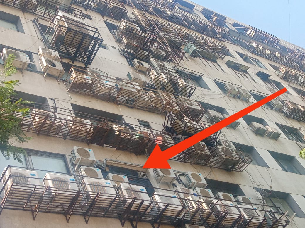 Anuradha6jza's tweet photo. On the wall of this building, dozens of AC outdoor units hang together almost like a “heat factory” running day and night. 

An AC cools the room inside… but its outdoor unit releases heat outside. Now imagine: if one building has so many units, then how many millions of ACs are running in cities like Delhi, Mumbai, and across the world? 

The heat released by billions of AC units doesn’t just disappear — it adds to the warming around us. Yet every year we ask, “Why is the heat getting worse?” 

If we planted even half as many trees as the number of ACs installed worldwide, maybe our cities would feel much cooler naturally. 

This picture isn’t just about one building — it reflects the reality of our changing world. Keeping the Earth cool is not only nature’s job, it’s our responsibility too. 🌍

Whenever humans ignore nature’s balance, the consequences eventually come back to us.

Now a question for you: Who do you think is responsible for rising temperatures? And what step have you personally taken to protect the environment?