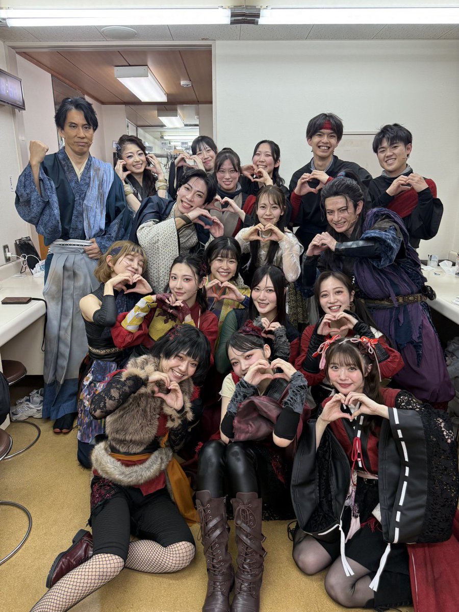 N1130T's tweet photo. 東京公演千穐“洛”
ご来場誠にありがとうございました！

プレ稽古から1ヶ月半
本当にいい人たちばかりで
だからこそ観に来てくれた皆のファンの方たちもこんなに温かいんだと思いました。
前説やってるから余計に😌
類友ですね🫶

こっから大阪愛知にもしっかり届けます☺️

洛役/根木冬馬

#紅哭 https://t.co/SCzN8jRG6R
