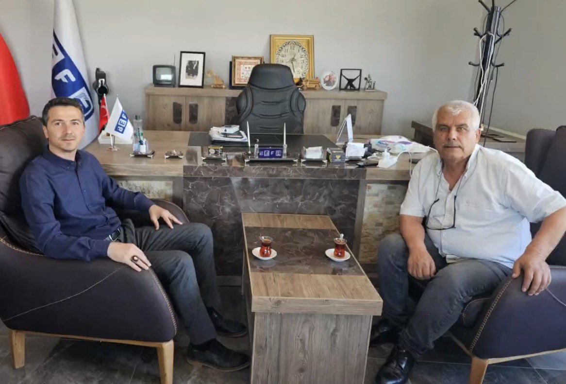 akpartihssa's tweet photo. Musa Öztürk Beyi iş yerinde ziyaretimiz.

Hoş sohbeti misafirperverliğinden ötürü kendilerine teşekkür ederiz.

#samimiyet https://t.co/btGcg7KuAf