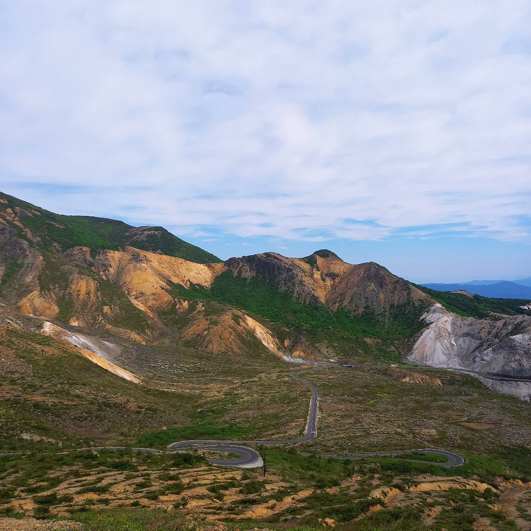 erogrand2's tweet photo. のんびり朝４時出発で磐梯吾妻スカイラインへ🏔️良い景色☀️
早い時間は人も少なく写真も撮り放題でした‼️
#srv250 #yamaha #磐梯吾妻スカイライン #喜多方ラーメン #伊佐須美神社 #ヤマハ #福島 #会津 https://t.co/LymS6AnKHF