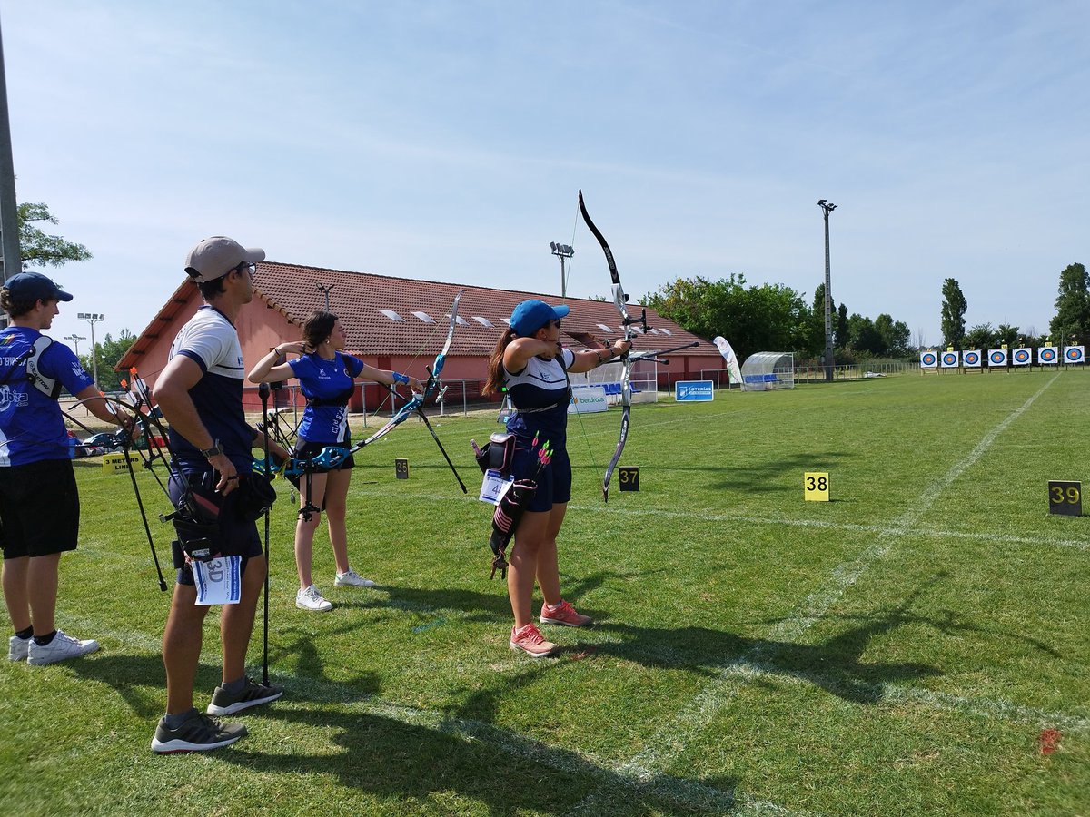 RFETA's tweet photo. #ClubesRFETA26
Ya conocemos los equipos vencedores en la categoría de Equipos mixtos de arco recurvo:
1ª división 🏹
🥇 Arcoastur A
🥈ARV mixto
🥉 Arcopozuelo YS
2ª división🏹
🥇 ETSIT 2
🥈 ETSIT 1
🥉 Arco Club Valladolid
¡Enhorabuena!👏🏻👏🏻 https://t.co/NsjTyDfkA8